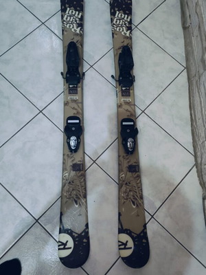 Rossignol kids ski bindings 1.15 and boots 22.5 used, lightly