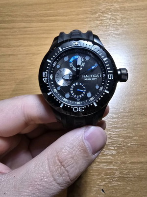 Мъжки часовник Nautica A16681G като нов, черен