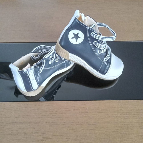 Gorgino baby boots size 21 like new