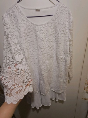 Long-line blouse like new, lace, white