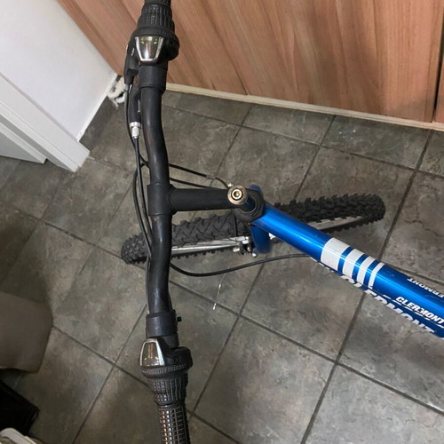 Clermont Freeland men's bicycle like new with 6 Shimano gears