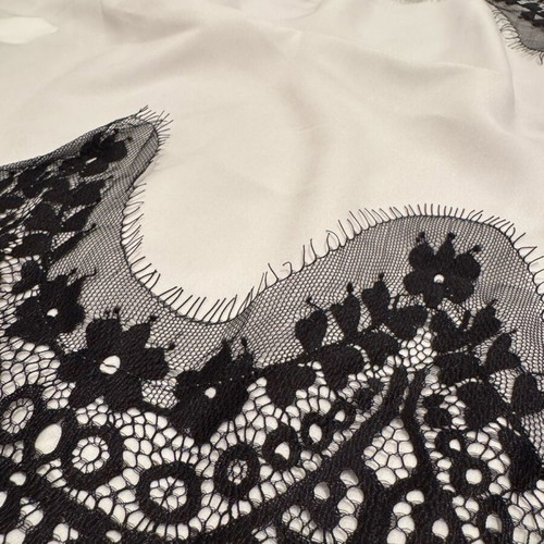 Lingerie blouse with black lace new, size medium