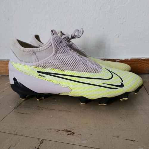 Nike Phantom GX Academy football shoes like new, size 41, white and green