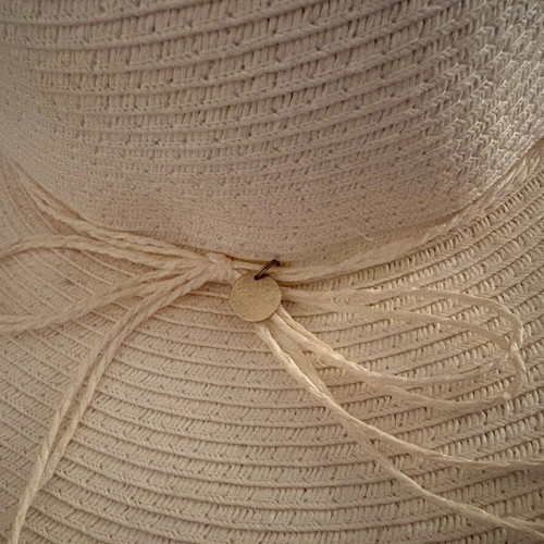 Women's white hat (hatelino) H&M like new