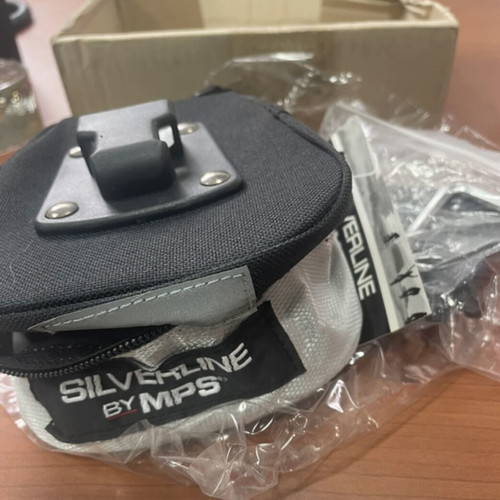 Bike saddle bag with zipper and reflective strip, new