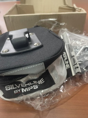 Bike saddle bag with zipper and reflective strip, new