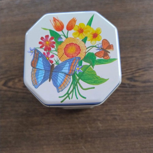 Metal storage container vintage like new condition