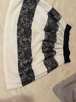 Дамска пола като нова, размер 40, бежова и черна