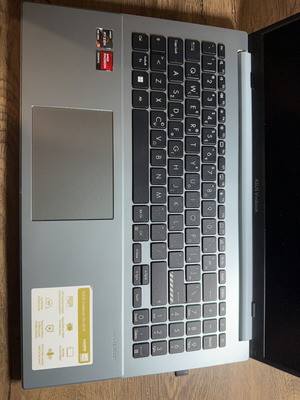 Asus Vivobook Go 15 E1504FA laptop, AMD Ryzen 3, 8GB RAM, 512GB SSD