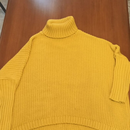 Women's turtleneck sweater like new, yellow, one size