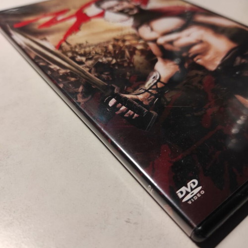 300 DVD like new with Greek subtitles and extra features