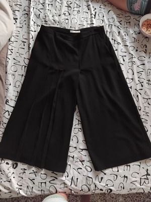 Zara black culottes XXL like new with pleats