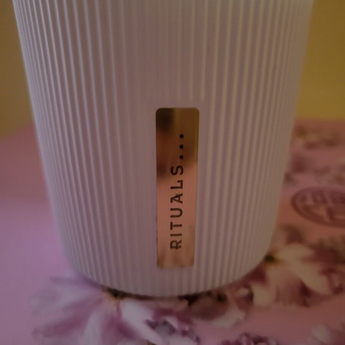 The Ritual of Sakura Scented Candle 140g new