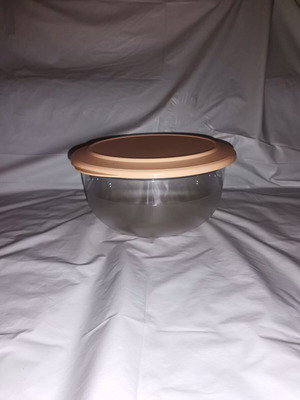 Tupperware bowl 2.1 liters new
