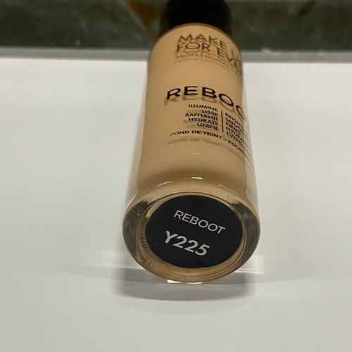 Make Up Forever Foundation Reboot used, shade Y225