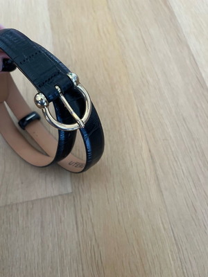 Ζώνη δερμάτινη Uterque μεταχειρισμένη, μαύρη με χρυσή αγκράφα, Νο 80