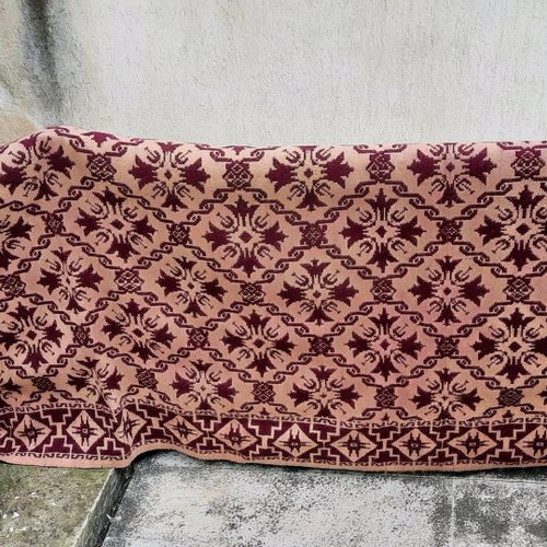 Gianniotiko woven rug used 2.5 x 3.5 meters
