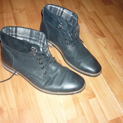 Men's boots used size 42-43, black