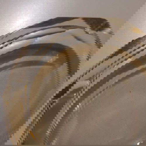 Τασάκι γυάλινο μεταχειρισμένο με ομοιόμορφο σχέδιο και τρεις θέσεις για τσιγάρο