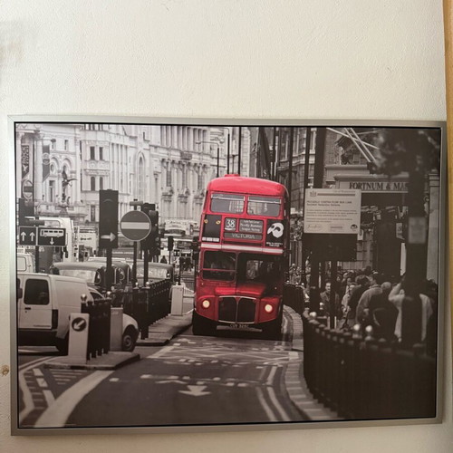 London Ikea wall art like new, large 100x140 cm with silver frame