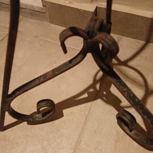 Flower stand metal used