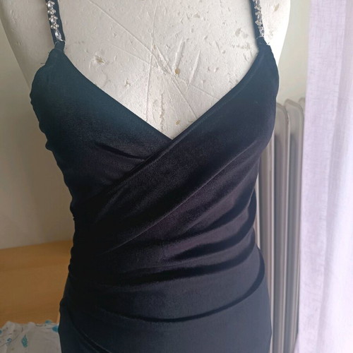 Black dress new, tight fit, velvet feel