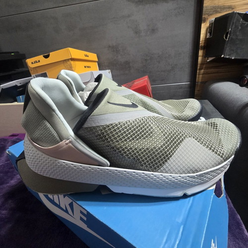 Nike GO FlyEase sneakers size 42.5