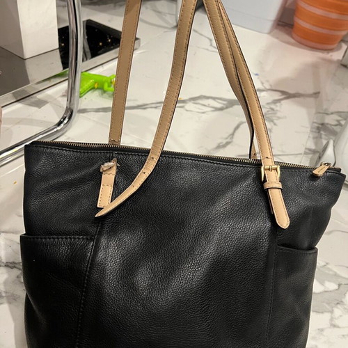 Michael Kors women's leather shoulder bag used, black with defect