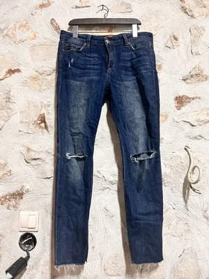 Joe's Jeans Mid Wash Ripped Knee Skinny Jeans Raw Hem like new, size L