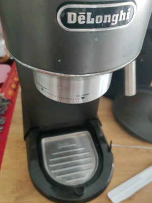 Delonghi EC685 καφετιέρα espresso σαν καινούργιο με naked portafilter