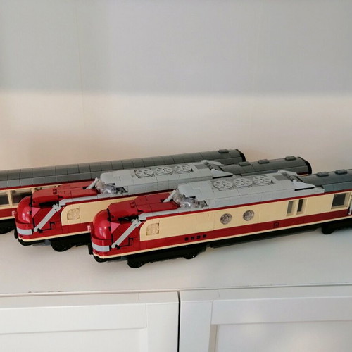 Trans Europe Express train like new, 2230 pieces, 130 cm length