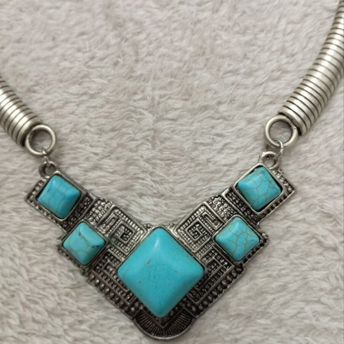Silver necklace like new with blue stone