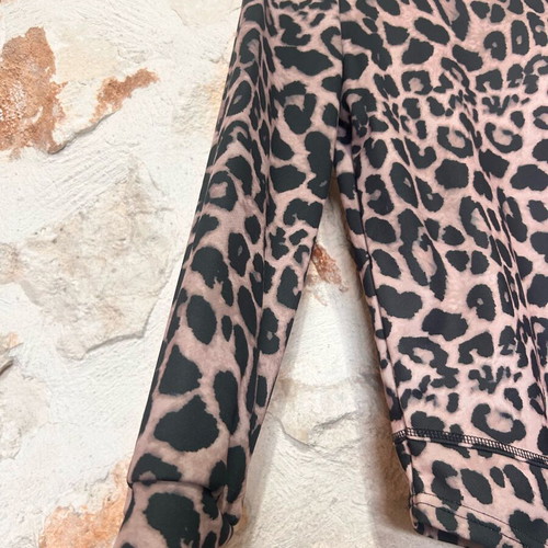 Emery Rose leopard print top size M like new