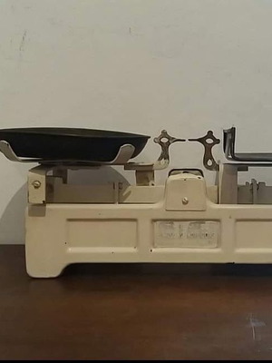 Grocery scale like new