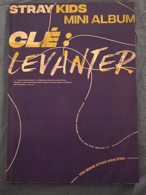 Stray Kids Cle: Levanter CD used with 3 photocards and Lee Know