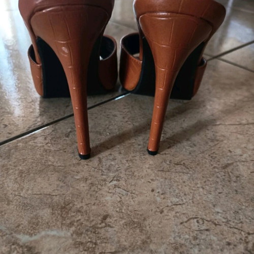 Brown sandal slippers size 39 with 10 cm heel like new