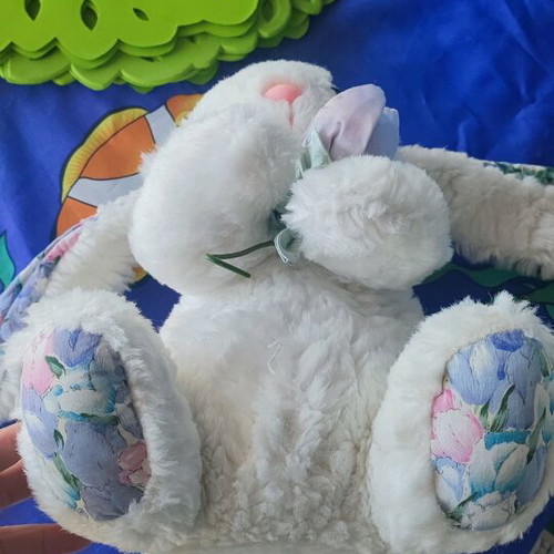 Stuffed bunny used with flower