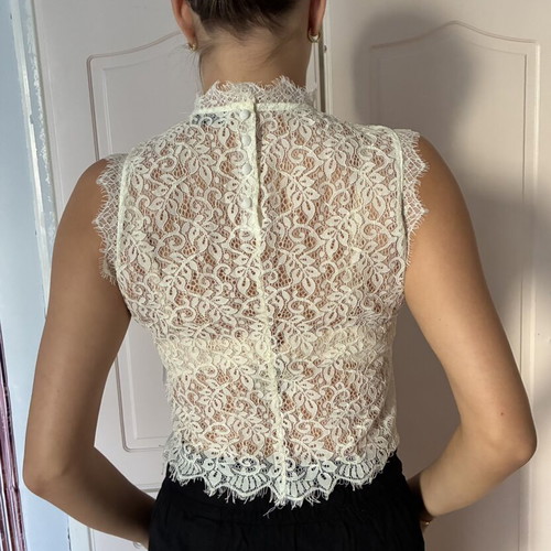 Molly Bracken Romantic Cream Lace Boxy Top Small Like New