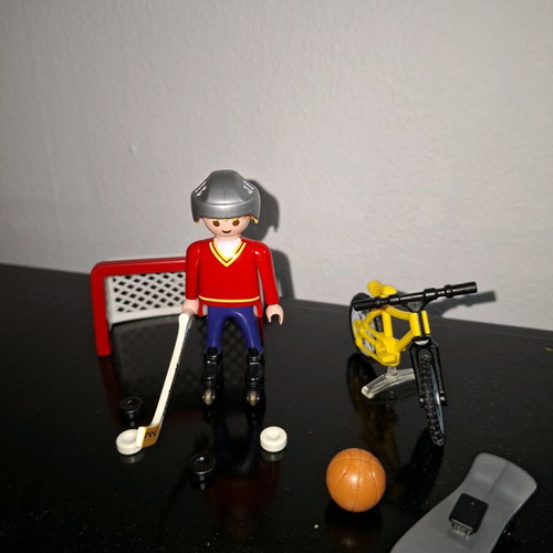 Playmobil 4948 - 4949 multisport 2002 like new, set