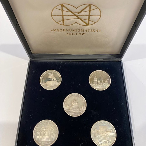 Set of 5 rubles 1988 and 1990 in case