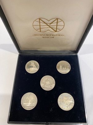 Set of 5 rubles 1988 and 1990 in case