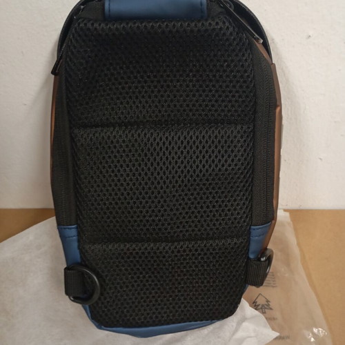 Man's chest bag