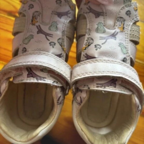 Geox kids sandals used size 23 pink with animal designs and wear