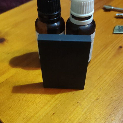 Gold and silver testing stone with liquids for 8k to 24k