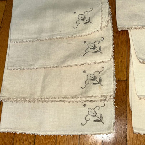Vintage linen napkins with embroidery and lace set (1960s)