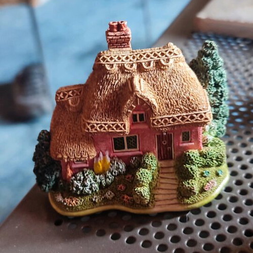 Lilliput Lane Golden Years miniature house new