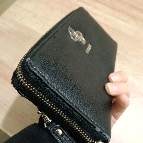 Guess wallet used, black