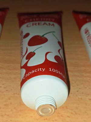 Λιπαντικό Hot Kiss με γεύση κεράσι 100 ml νέο