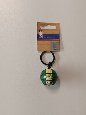 NBA Milwaukee Bucks keychain new with basketball