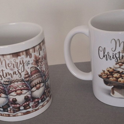 Scandal Beauty Christmas mugs new, ceramic set